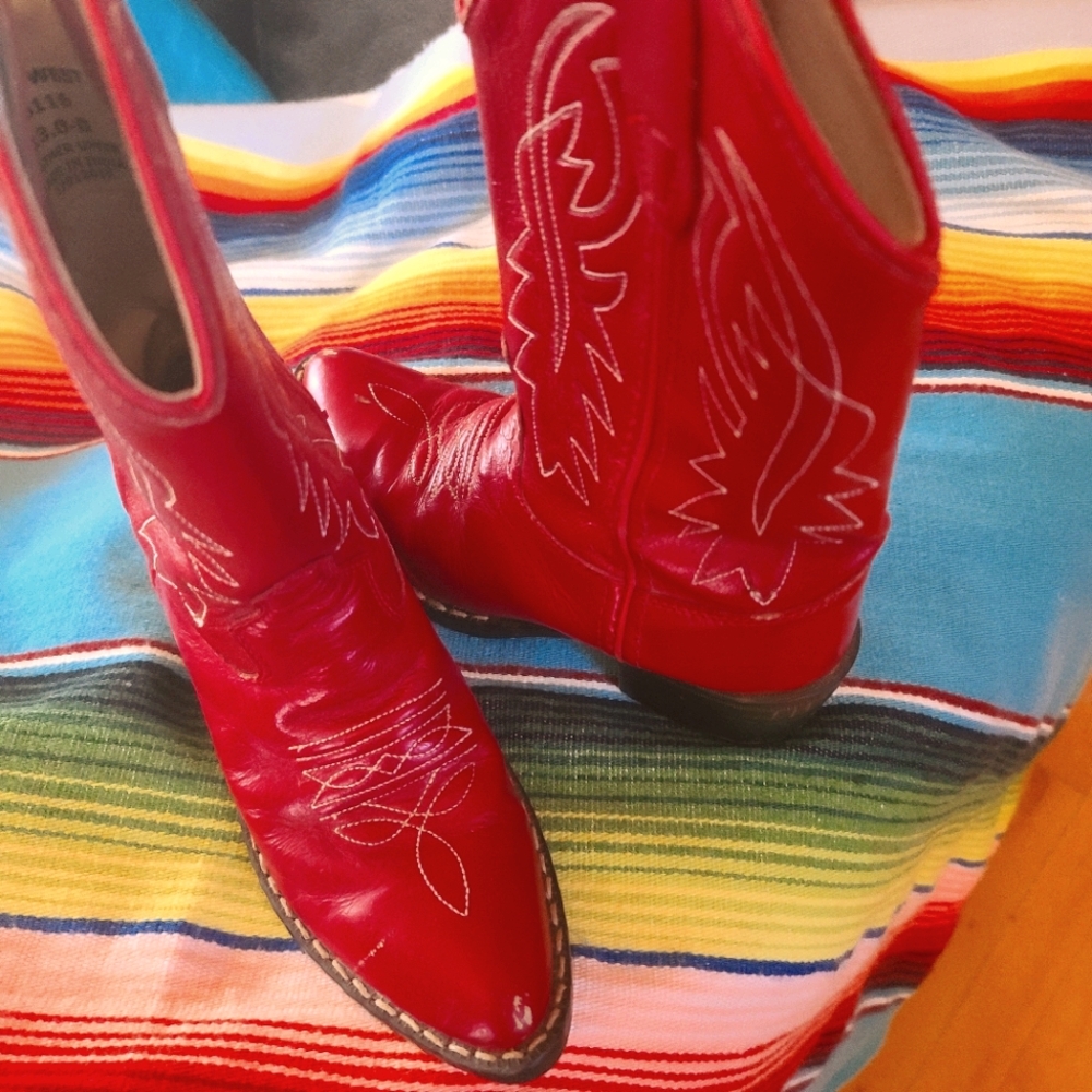 Yee HarolOld West Girls size 1 red cowgirl boots!